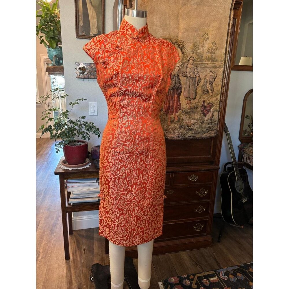 ✨ Vintage 1960s Orange & Gold Brocade Cheongsam Dress ✨